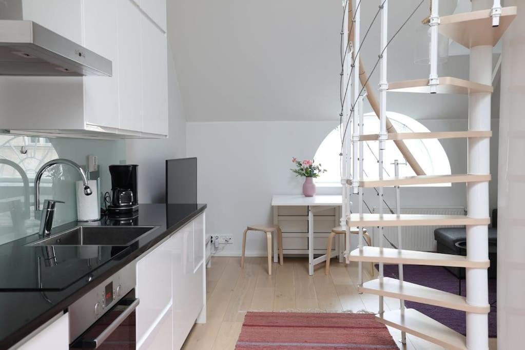 Poista 2Ndhomes Unique 35M2 Studio Penthouse With Sauna & Balcony Helsinki Exterior photo